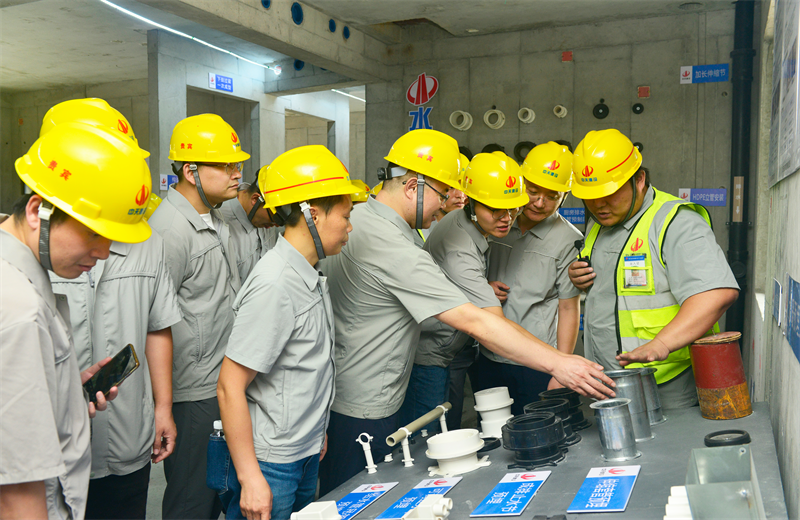 为进一步推进优质客户高效履约，提升交付品质、达成客户满意，2025年6月25日，U8国际建设集团在上海组织召开2025年越秀地产、华润置业客户履约推进会。